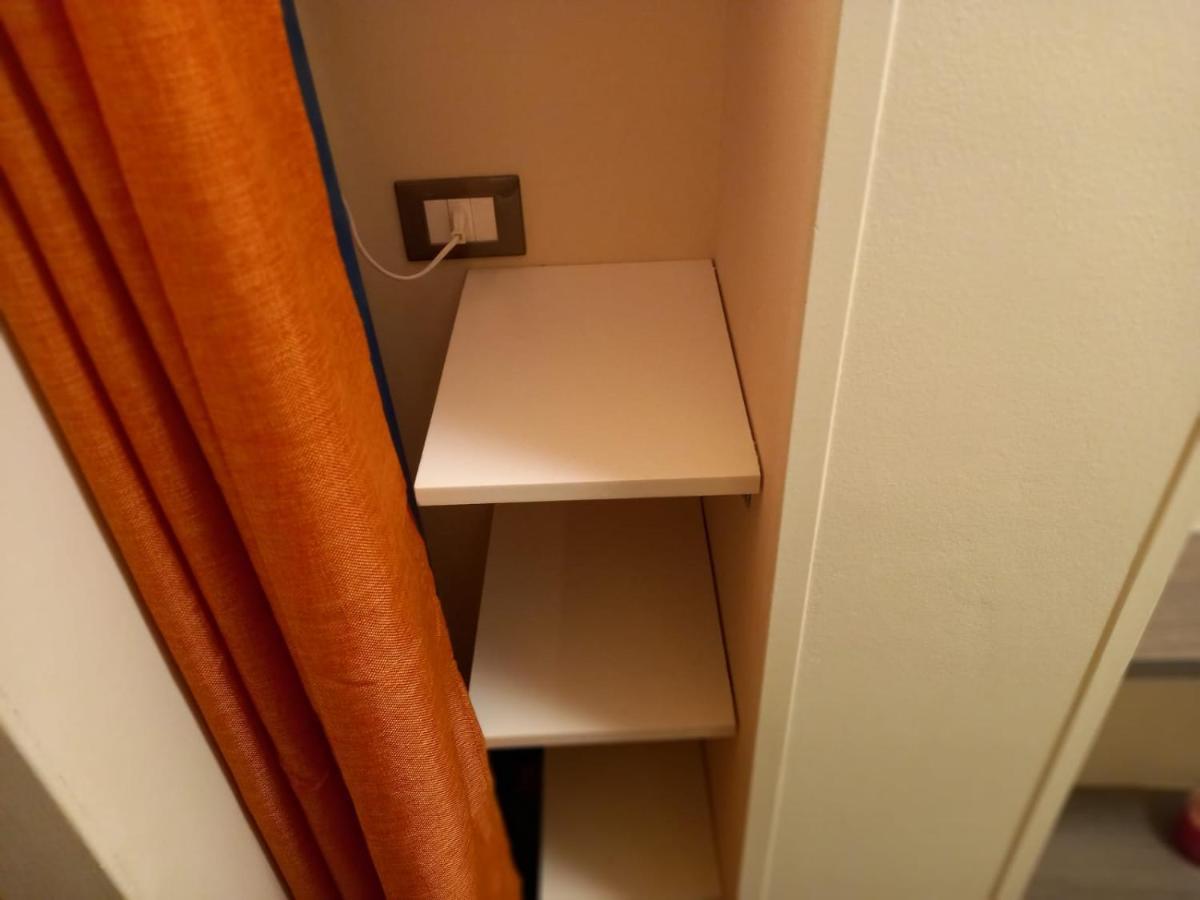 Room In Historical City Centre With Private Bathroom Catania Exteriör bild