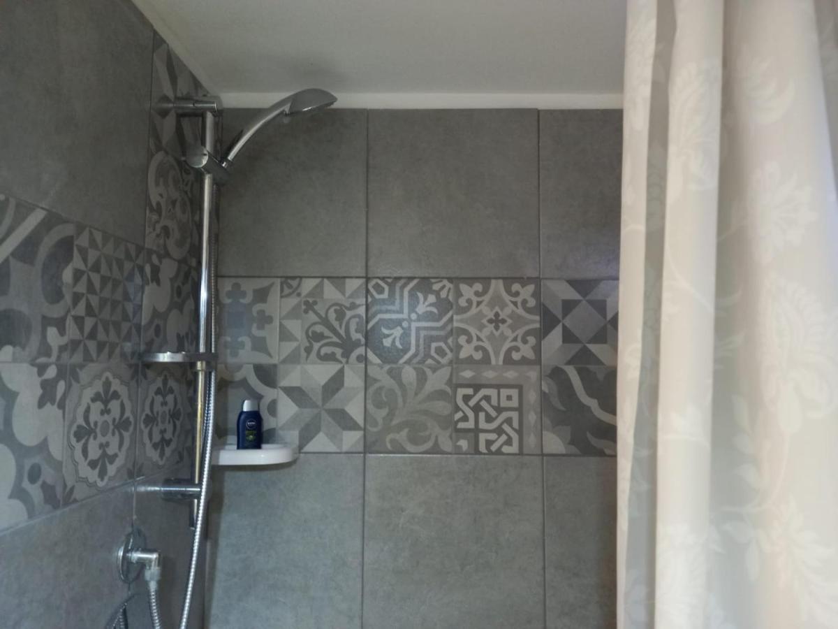 Room In Historical City Centre With Private Bathroom Catania Exteriör bild