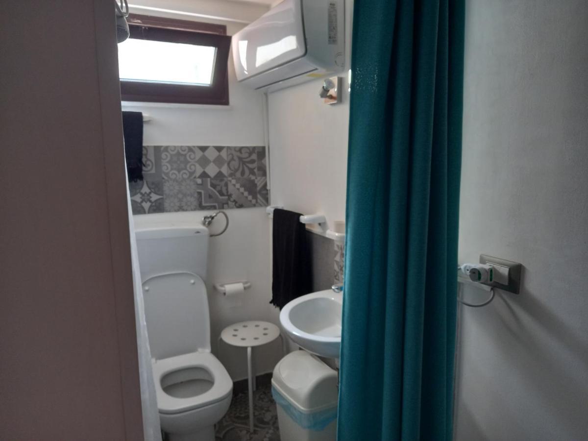 Room In Historical City Centre With Private Bathroom Catania Exteriör bild